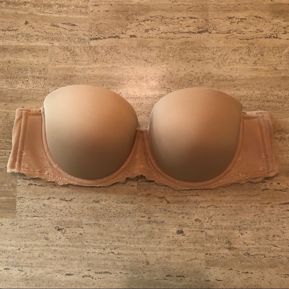 44B NWOT Strapless Bra, comes with optional straps